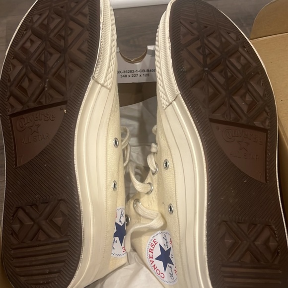 Like new wore once converse play comme des Garcons sneakers - Picture 3 of 6